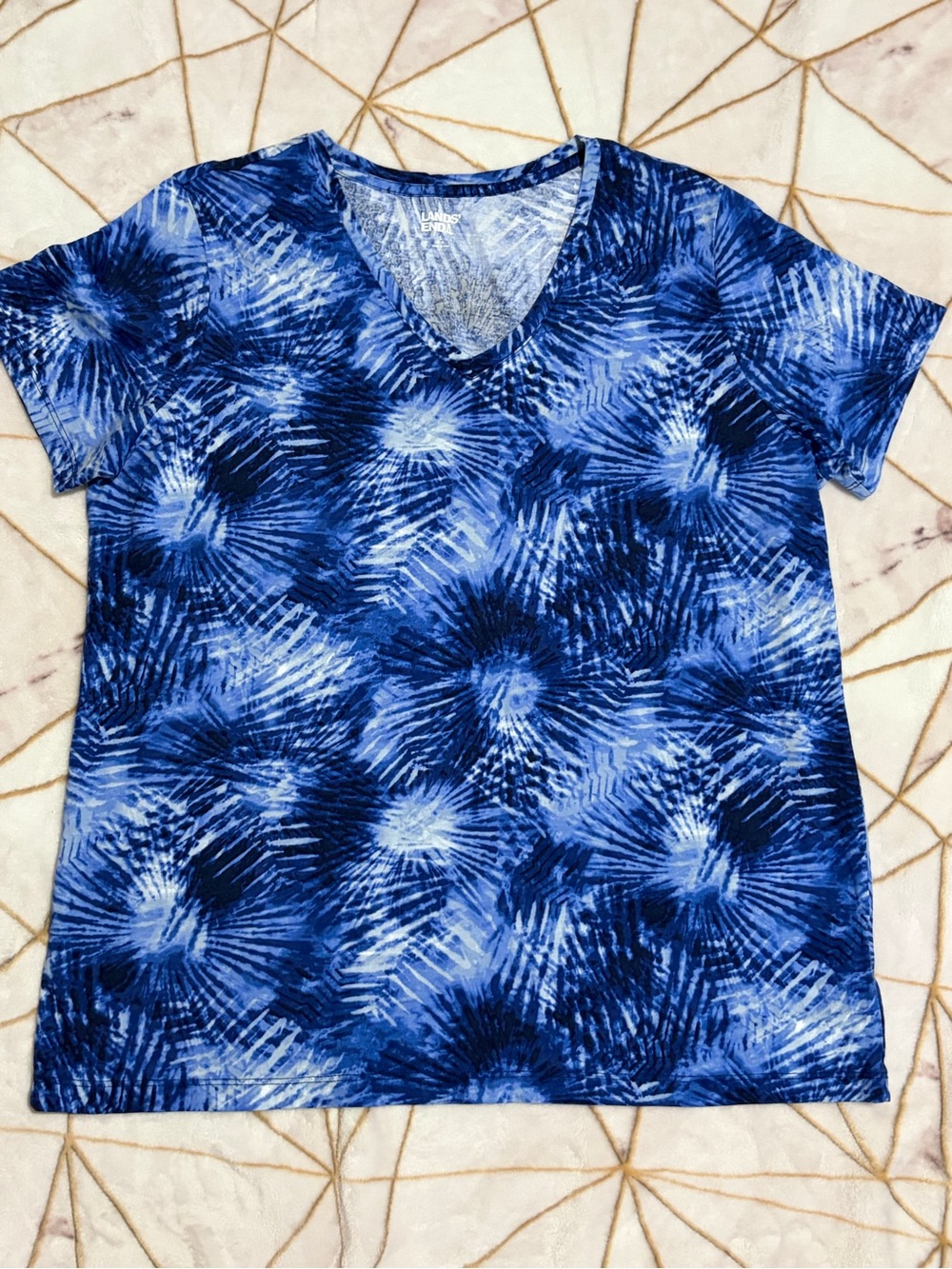 Lands' End Women's Navy and Light Blue Tie-Dye V-Neck Tee